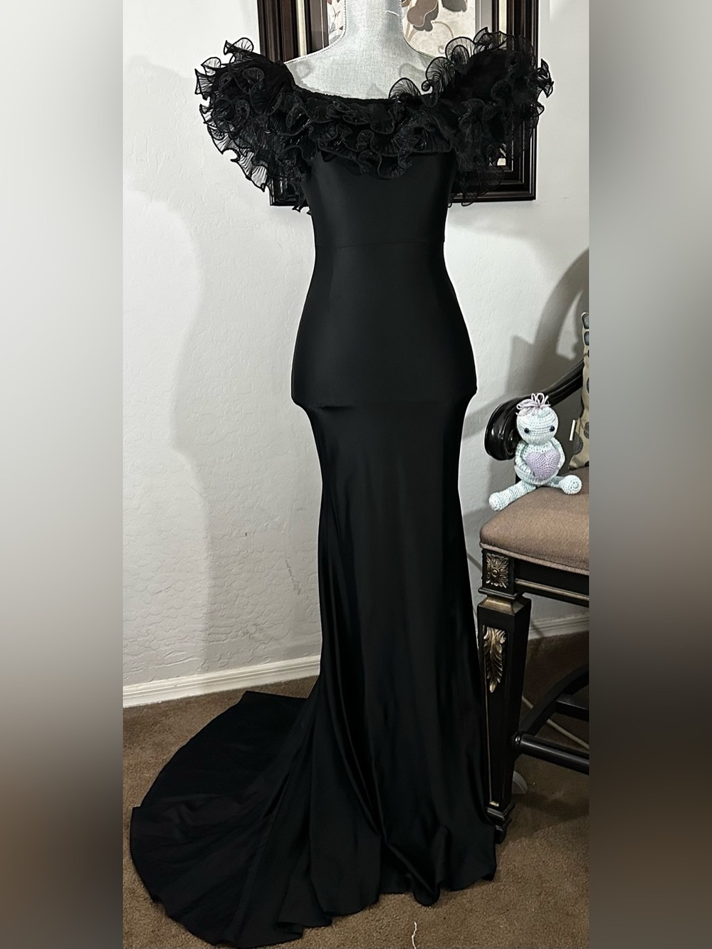 Faeriesty Black Off-The-Shoulder Ruffle Mermaid Gown Train Size XS